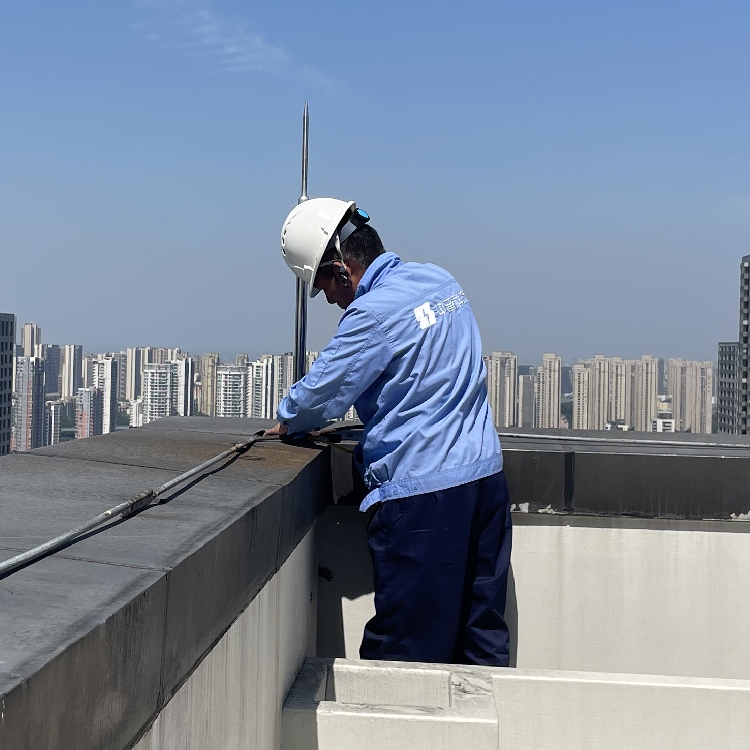 別墅區(qū)避雷針安裝 別墅區(qū)避雷針安裝